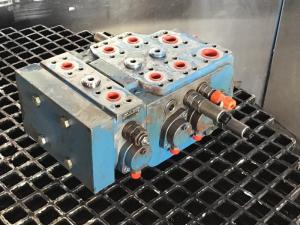 Liebherr Bloque de válvulas